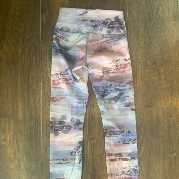 Lululemon Wunder Under High-Rise 7/8 Tight *Full-On Luxtreme 25" Size 4 - Picture 6 of 8